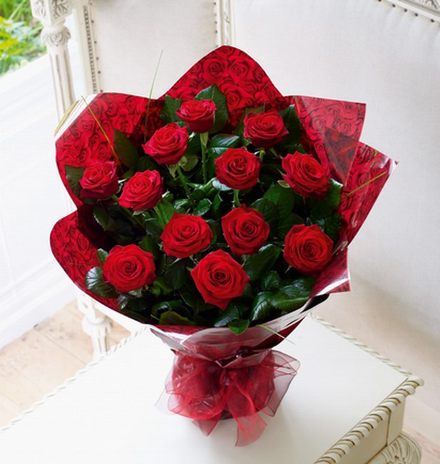 Flowers Charming Red Roses Bouquet
